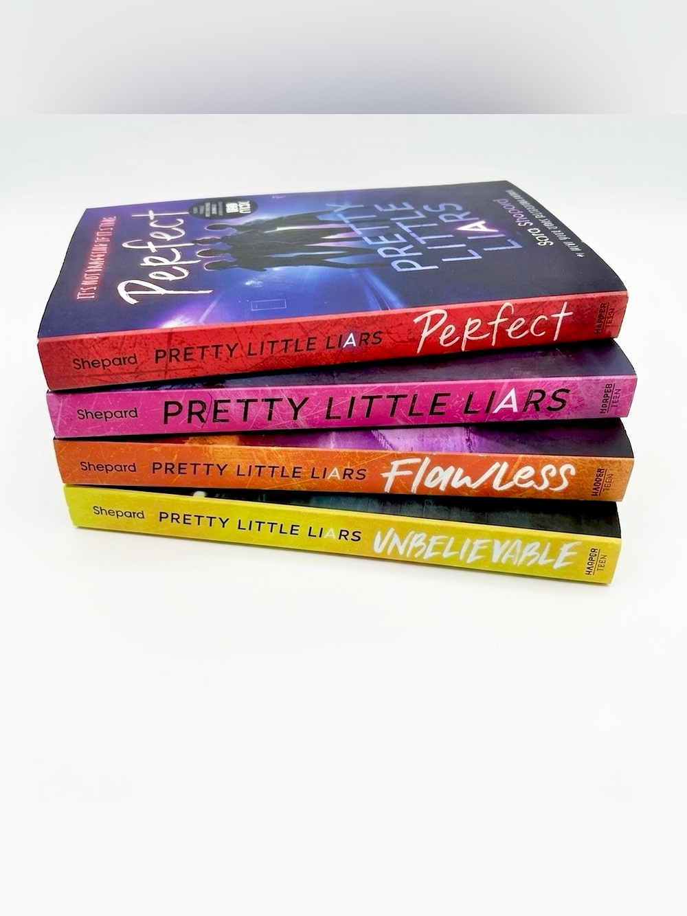 Pretty Little Liars Paperback 4 Book Bundle (GUC)